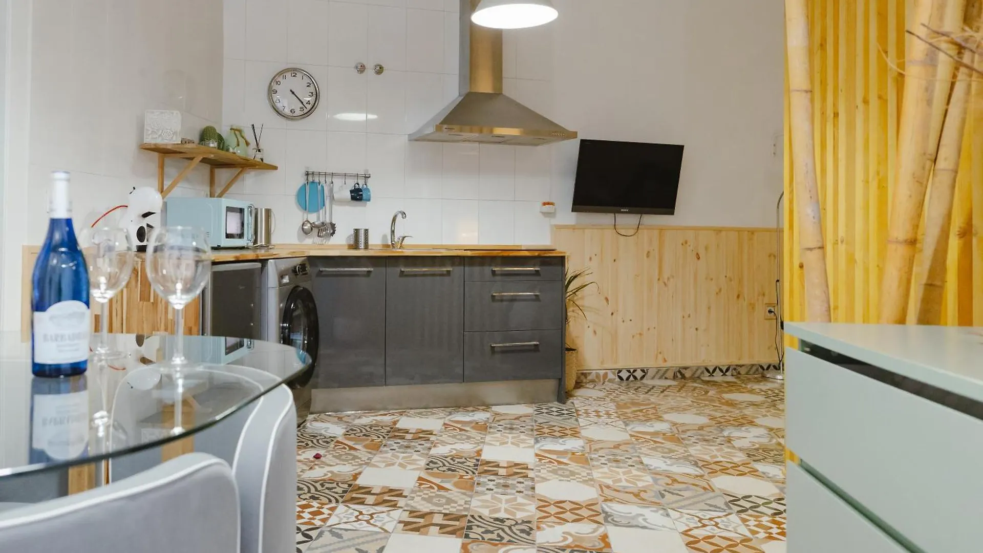 Apartment Letsmalaga - Lovely Studio In Malaga Centre Spain